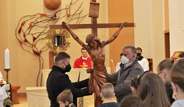 5. fotografia fotogalérie Veľký piatok - Slávenie utrpenia a smrti Pána - Belá nad Cirochou 15.04.2022