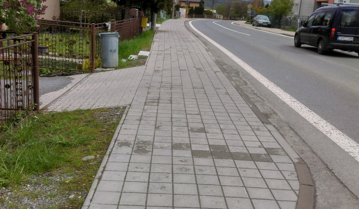 Fotka - Zlepšenie dostupnosti MRK k občianskej vybavenosti v obci Belá nad Cirochou - Chodník Ul. osloboditeľov
